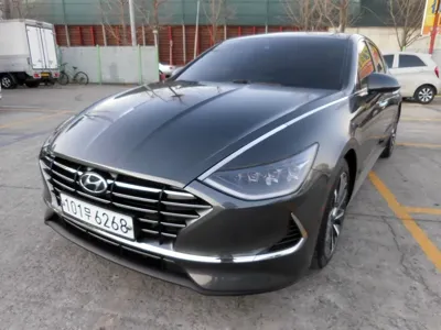 Hyundai Sonata 2021, 70365 км, за 12071.68 USD