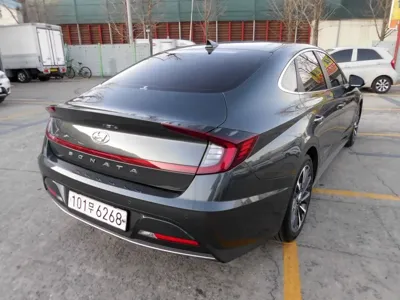 Hyundai Sonata 2021, 70365 км, за 12071.68 USD