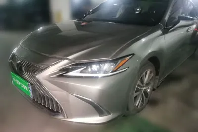 Lexus ES · 2018 год