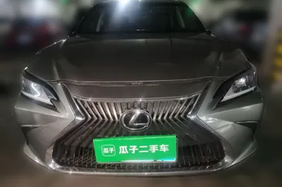 Lexus ES 2018, 146300 км, за 19254 USD