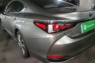 Lexus ES 2018, 146300 км, за 19254 USD