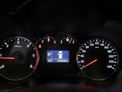 Kia Carens 2015, 123434 км, за 4293.52 USD - фото 9