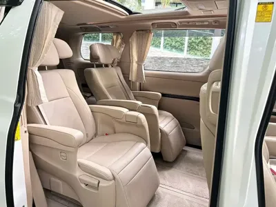 Toyota Alphard 2014, 200000 км, за 20598.49 USD