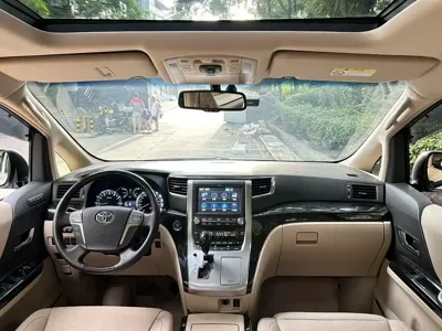 Toyota Alphard 2014, 200000 км, за 20598.49 USD