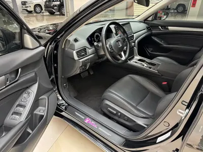 Honda Accord 2023, 69000 км, за 15331.85 USD