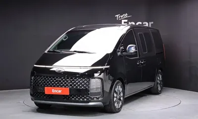 Hyundai Staria · 2023 год