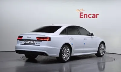 Audi A6 2018, 123166 км, за 10402.04 USD