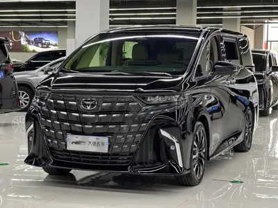 Toyota Alphard · 2025 год
