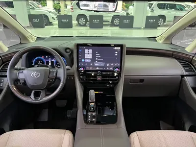 Toyota Alphard 2025, 6200 км, за 140564.01 USD - фото 17