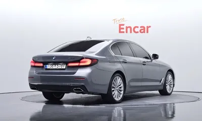 BMW 5-Series 2023, 48405 км, за 38688.9 USD