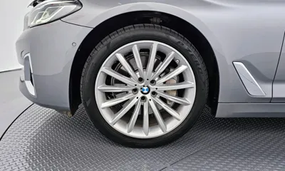 BMW 5-Series 2023, 48405 км, за 38688.9 USD