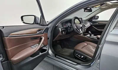 BMW 5-Series 2023, 48405 км, за 38688.9 USD - фото 11