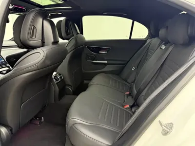 Mercedes-Benz C-Class 2023, 55800 км, за 26850.95 USD - фото 10