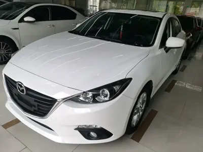 Mazda 3 Axela 2015, 92600 км, за 4979.2 USD