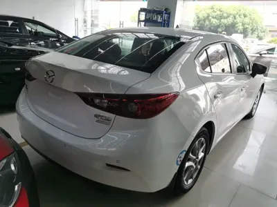 Mazda 3 Axela 2015, 92600 км, за 4979.2 USD