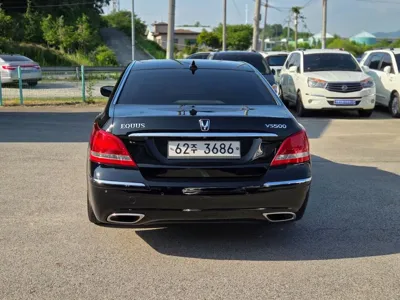 Hyundai Equus 2011, 125000 км, за 4135.49 USD