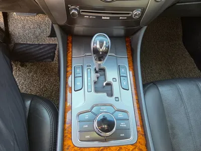 Hyundai Equus 2011, 125000 км, за 4135.49 USD - фото 13