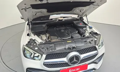 Mercedes-Benz GLE-Class 2023, 63877 км, за 45472.33 USD - фото 6