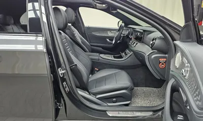 Mercedes-Benz E-Class 2023, 55706 км, за 29767.71 USD - фото 11