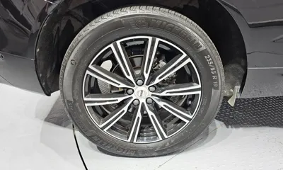 Volvo XC60 2021, 59318 км, за 26191.41 USD