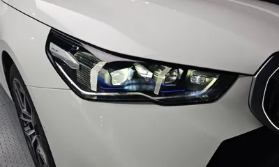 BMW 5-Series 2025, 5642 км, за 43489.55 USD - фото 22