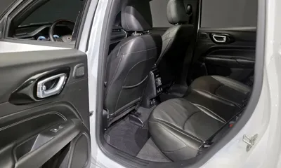 Jeep Compass 2022, 50159 км, за 15894.03 USD - фото 11