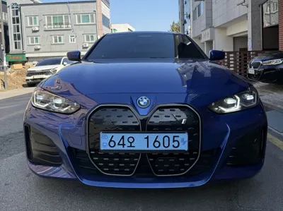 BMW i4 · 2024 год