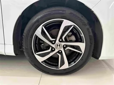 Honda Odyssey 2017, 213000 км, за 11035.69 USD