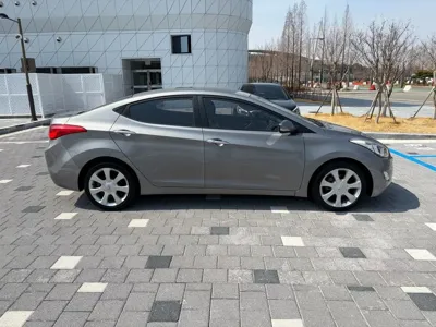 Hyundai Avante 2011, 67650 км, за 3705.39 USD