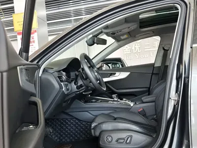 Audi A4L 2021, 34000 км, за 19338.56 USD