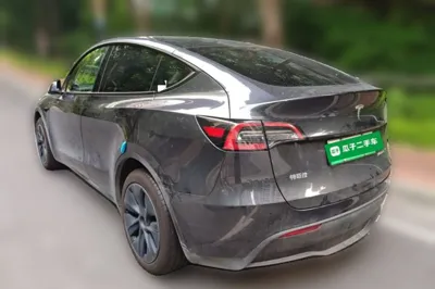 Tesla Model Y 2024, 8400 км, за 30685 USD
