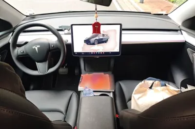 Tesla Model Y 2024, 8400 км, за 30685 USD - фото 9