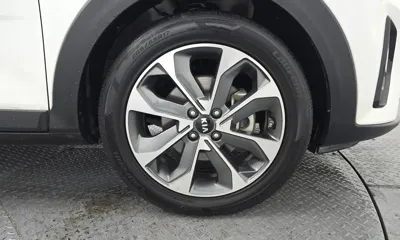 Kia Stonic 2018, 194663 км, за 4627.18 USD
