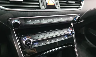 Hyundai Grandeur 2017, 27010 км, за 11709.61 USD - фото 16