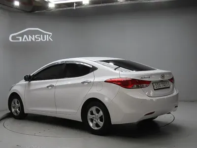 Hyundai Avante 2014, 116742 км, за 2560.06 USD