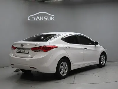Hyundai Avante 2014, 116742 км, за 2560.06 USD