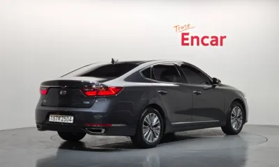 Kia K7 2019, 159394 км, за 10174.61 USD