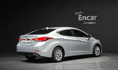 Hyundai Avante 2015, 129331 км, за 4294.68 USD