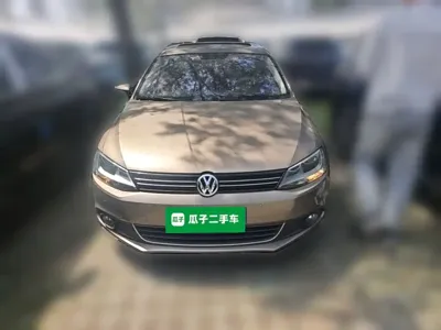 Volkswagen Sagitar 2014, 100200 км, за 4005.63 USD