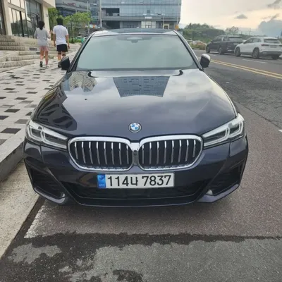 BMW 5-Series 2023, 28500 км, за 29120.59 USD