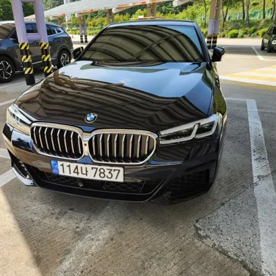 BMW 5-Series 2023, 28500 км, за 29120.59 USD - фото 11