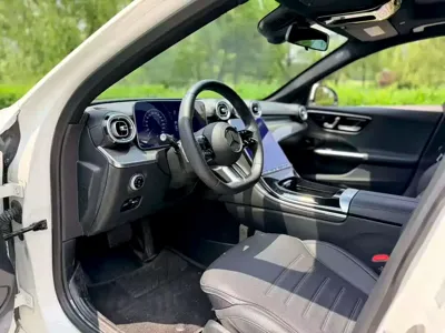 Mercedes-Benz C-Class 2024, 18000 км, за 25867.51 USD