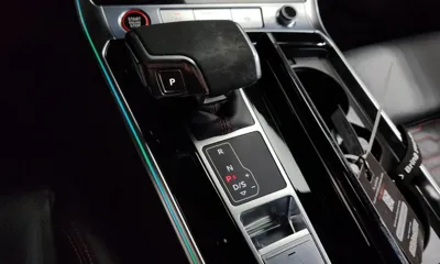 Audi RS6 2022, 7663 км, за 94327.43 USD - фото 9