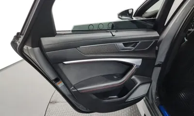 Audi RS6 2022, 7663 км, за 94327.43 USD - фото 25