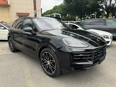 Porsche Cayenne 2023, 15000 км, за 88895.54 USD