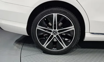Mercedes-Benz C-Class 2019, 41936 км, за 16187.64 USD