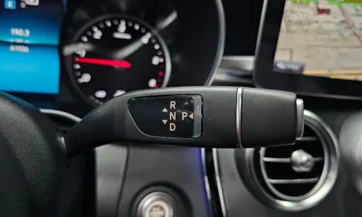 Mercedes-Benz C-Class 2019, 41936 км, за 16187.64 USD - фото 9