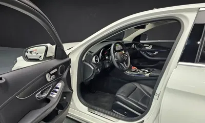 Mercedes-Benz C-Class 2019, 41936 км, за 16187.64 USD - фото 11