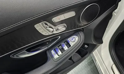 Mercedes-Benz C-Class 2019, 41936 км, за 16187.64 USD - фото 18
