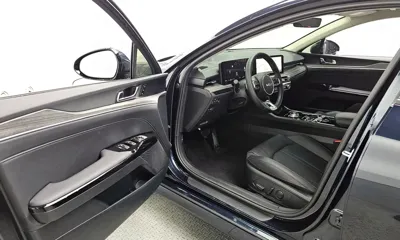 Kia K5 2025, 3536 км, за 19755.53 USD - фото 10